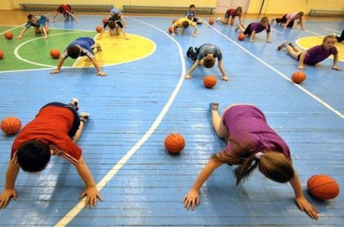 Deputat məktəblərdə idman dərslərinin problemlərindən danışdı