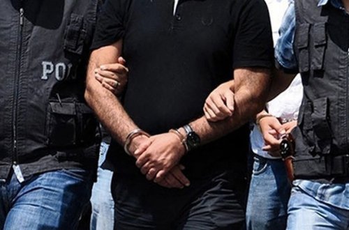 Maşından oğurluq edənlər tutuldu