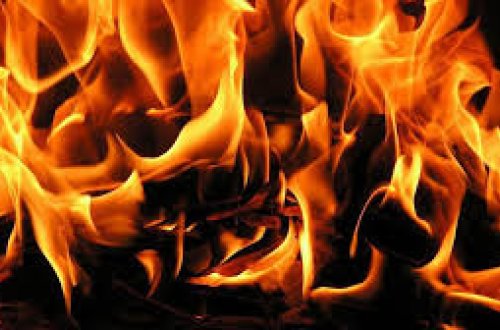 Ticarət mərkəzində GÜCLÜ YANĞIN - VİDEO