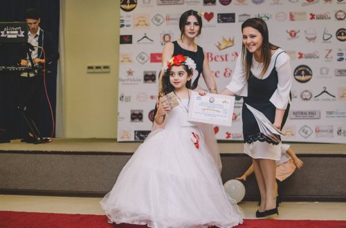 Bakının “Ən dəbli ana-bala”sı seçildi.