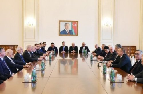 Prezident İlham Əliyev Avropa Olimpiya Komitəsi və beynəlxalq idman təşkilatlarının rəhbərlərini qəbul edib (FOTO)