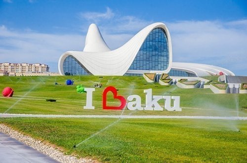 “İlin sonunadək bütün parklarda pulsuz internet olacaq”