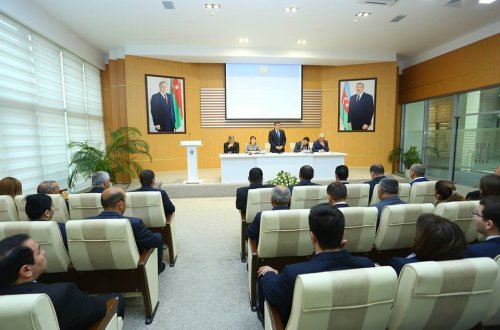 Binəqədi rayonunda 2017-2018-ci  illərin payız-qış mövsümünə hazırlıqla əlaqədar Binəqədi Rayon İcra Hakimiyyəti başçısının yanında Şura iclası keçirildi.