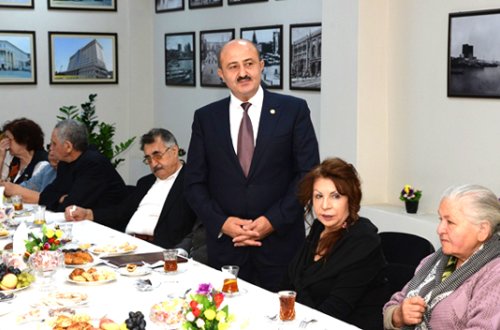 Nəsimi rayonunda ahıl vətəndaşlar diqqət və qayğı ilə əhatə olunub