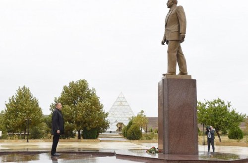 Prezident İlham Əliyev Qobustan rayonuna səfərə gəlib (FOTO)