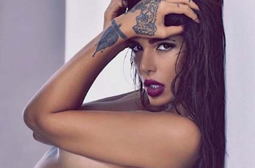 26 yaşlı model çılpaq fotolarına görə İrana qayıtmağa qorxur