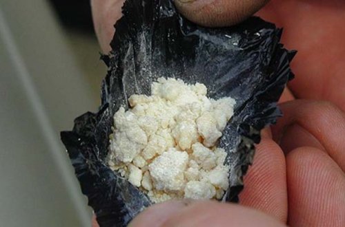 Azərbaycanlı bağırsağında 22 qram heroinlə yaxalanıb