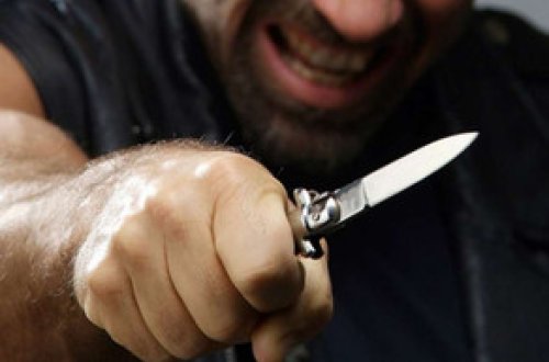 Gəncədə 34 yaşlı kişi bıçaqlanıb