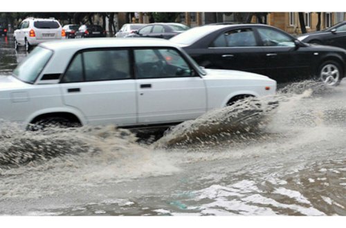 Bakıda piyadaların üstünü çirkləndirən sürücü məsuliyyətə cəlb edildi