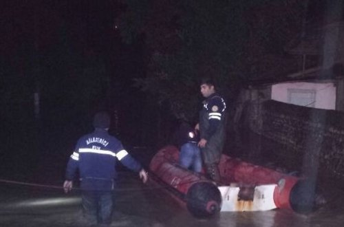 Lənkəranda yaşayış evlərini su basıb – FOTO