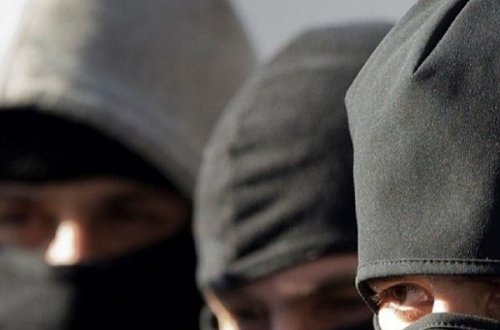 Şəmkirdə basqın: Ev sahibi uşaqların gözü qarşısında döyüldü