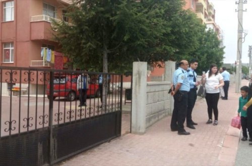 Ailə üzvlərini öldürüb 