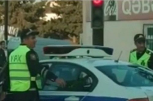 Bakıda yol polisi ilə sürücü arasında mübahisə: 
