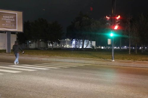 Maşın piyadanı vurub