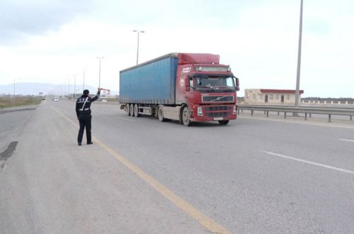 Yük avtomobillərinin sürücülərinə — XƏBƏRDARLIQ