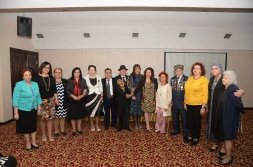 Nəsimi rayonunda ahıl vətəndaşlarla görüş keçirilib