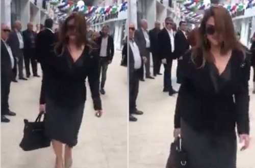 Azərbaycanlı qız ticarət mərkəzində rəqs etdi, kişilər isə... - VİDEO