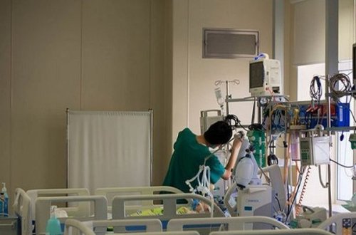 Bakıda avtomobilin vurduğu qadın öldü