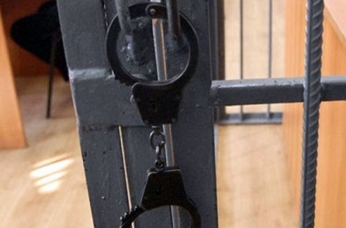 Polis rəisinin müavini repetitordan 5500 dollar tələb edir