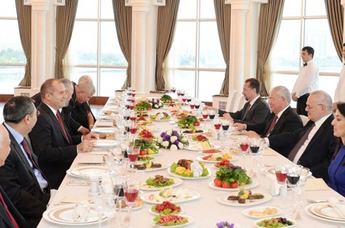 Artur Rəsizadə Bolqarıstan prezidenti ilə nahar etdi