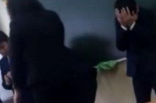 Daha bir müəllim şagirdi döyməkdə ittiham olunur