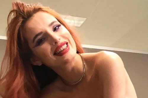 Qadınla öpüşən aktrisa çılpaq şəklini yaydı - FOTO