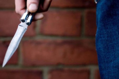 Bakıda gənc oğlan tanışı tərəfindən bıçaqlanıb