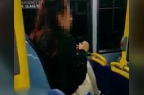 Sərnişin avtobusunda qızın tərbiyəsizliyini çəkib paylaşdılar - VİDEO