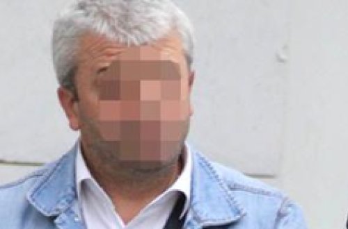 Avtobusda RƏZALƏT! Ağlayan qadını təsəlli etmək bəhanəsi ilə ...