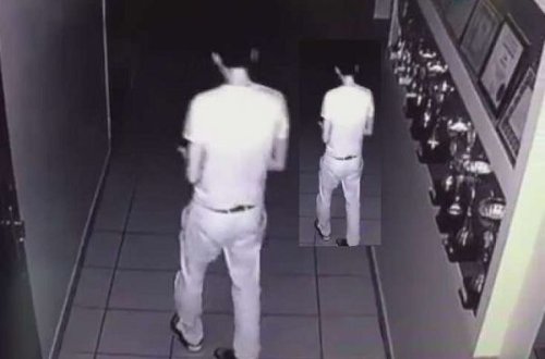 Oğlanlar qızların soyunub-geyinmə otağına girdi - OĞURLUQ + AUDİOYAZI