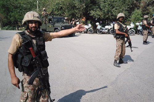 Pakistanda partlayış: 6 polis öldü