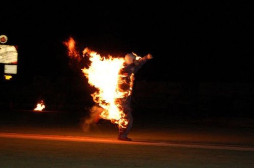 Bərdədə gənc özünü yandırdı