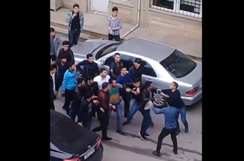 Bakıda universitetdə tələbələr arasında kütləvi dava — VİDEO