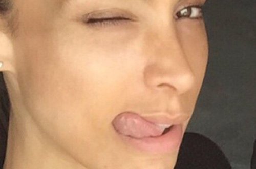 Əvvəl kişi, indi qadın olan hirsləndi: Soyunuram, yaxşı edirəm - FOTO