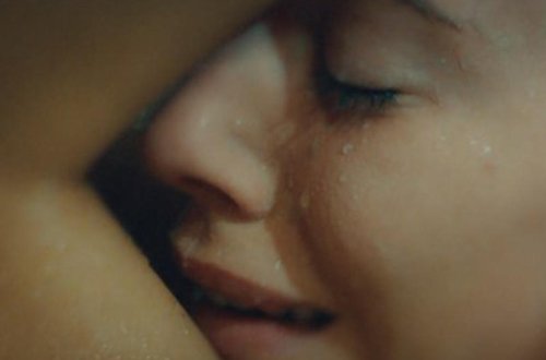 Kənanın xanımı çılpaq səhnələrə çəkildi - FOTO