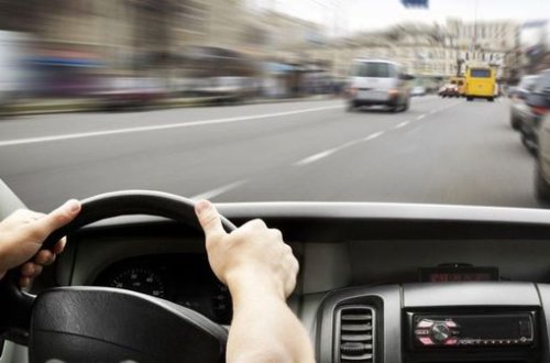 DYP sükan arxasında söhbət edənlərlə bağlı məsələyə son qoydu