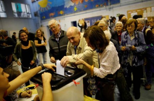 Sloveniya xalqı yeni prezidentini seçir