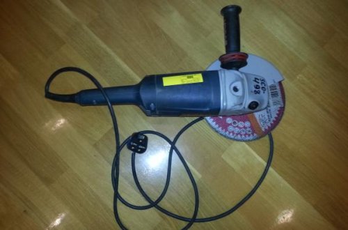 Mingəçevirdə usta laqonda ilə boğaz nahiyəsinə xəsarət yetirib