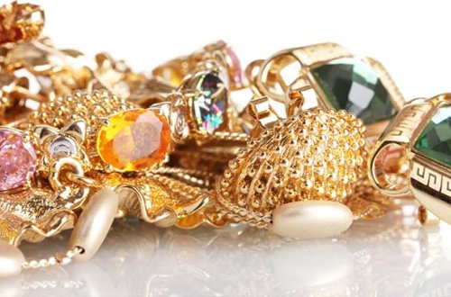 Generalın anasının evindən oğurluqda ittiham olunurdu - Sərtbəst buraxıldı