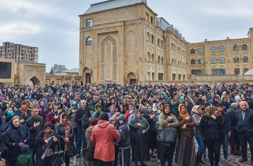 Azərbaycanda qadağa: Uşaqlar dini məclislərə buraxılmayacaq
