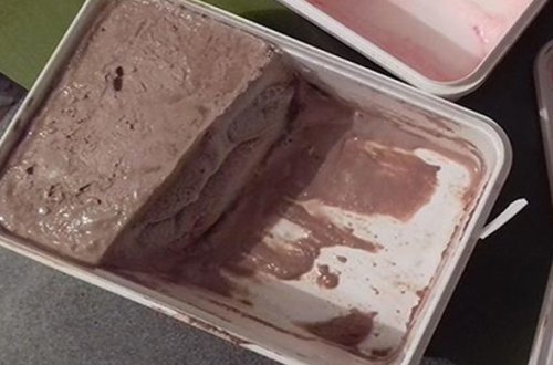 Bakıda qalmaqal: Aldığı dondurma yarımçıq çıxdı – FOTO