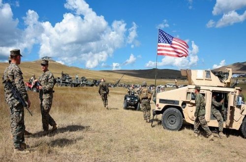 ABŞ-da qadın hərbi bazada atəş açdı