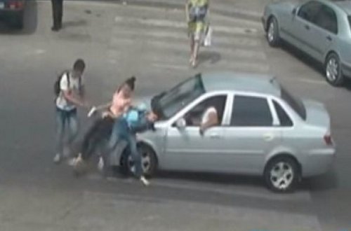 Bakıda piyadaların vurulma anı – VİDEO