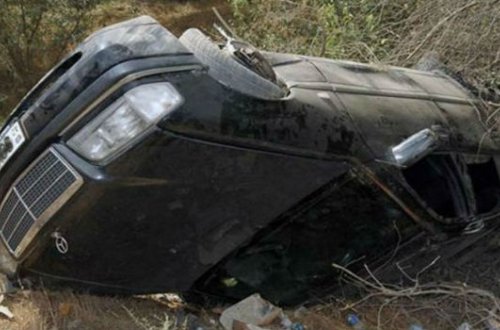 Avtomobil çalaya düşdü: bir yaralı