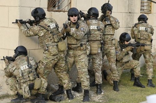 DTX-nın əməliyyat keçirdiyi mənzildən külli miqdarda silah-sursat aşkarlandı