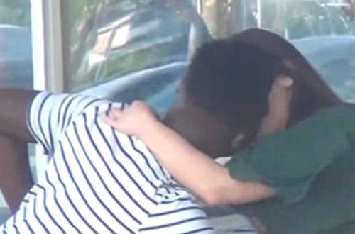 Rəfiqəsi ilə sevgilisini 