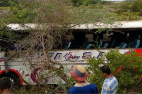 Sərnişin avtobusu yarğana düşüb - Ölən və yaralananlar var