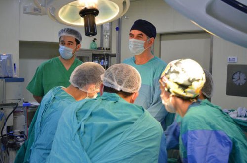 Tibb Universitetində unikal əməliyyat aparılıb