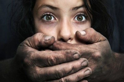 Məktəbli qıza hücum edən şəxs: Mənə cəmi 1-2 manat lazım idi