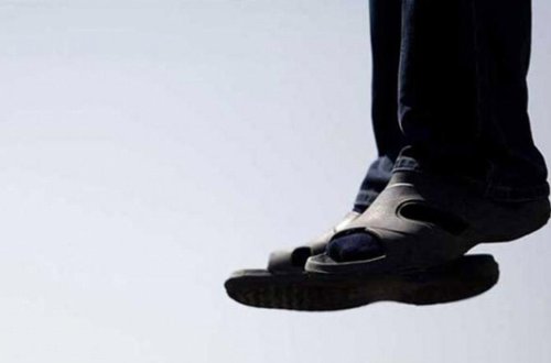 35 yaşlı kişi yaşadığı evdə özünü asdı